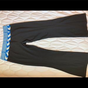 Lululemon black yoga pants size 10